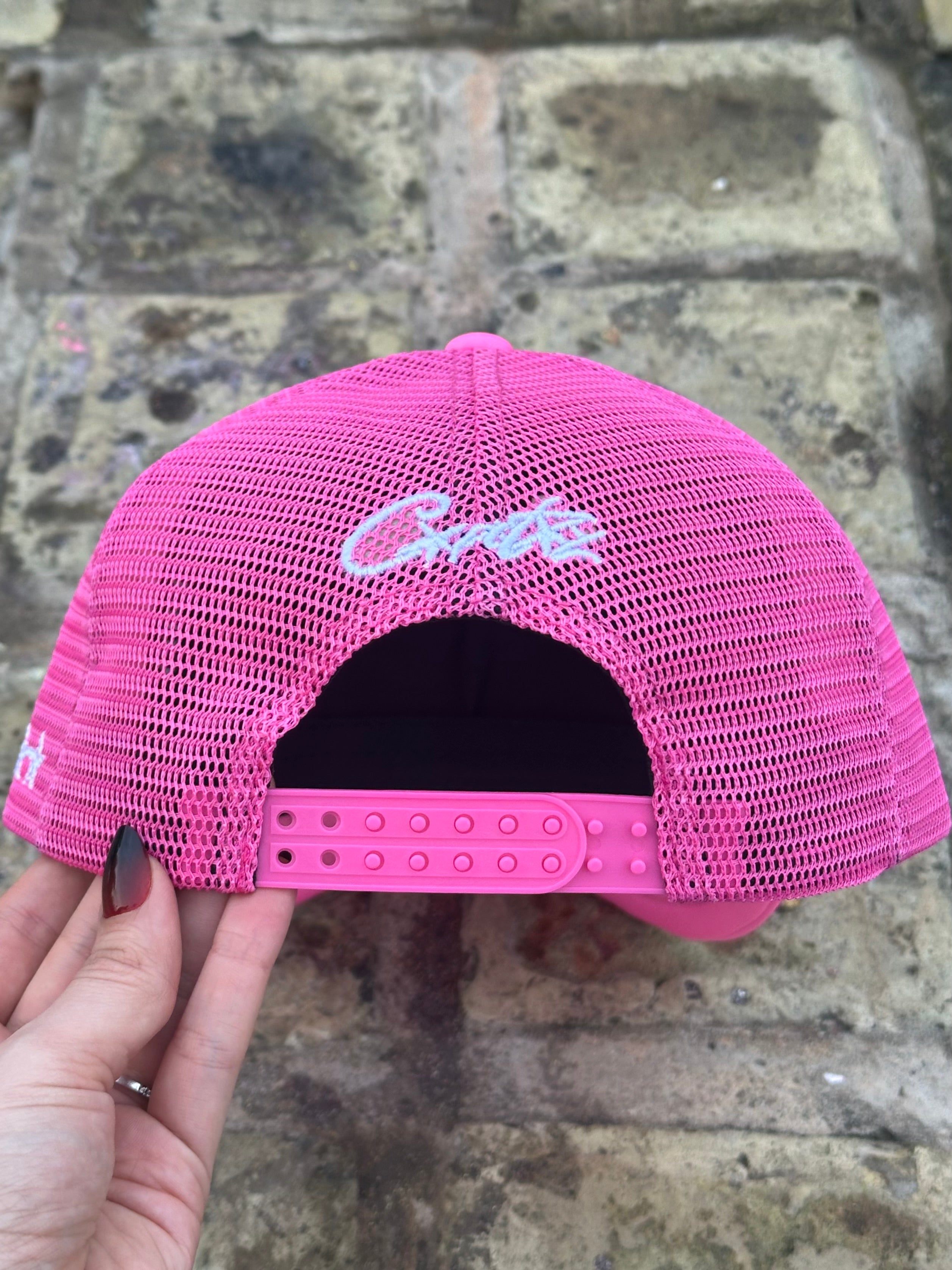 Corteiz Alcatraz Trucker Hat Pink – TIMELESS